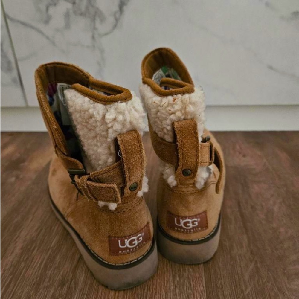 UGG Jayla Boots Youth Kids Girls 3 Tan Suede Shearling Pull On With Buckle